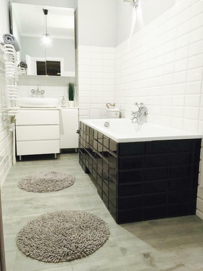 Clicktheflat Apartment Chmielna 7 Warschau Buitenkant foto
