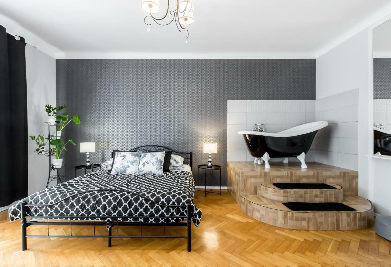 Clicktheflat Apartment Chmielna 7 Warschau Buitenkant foto