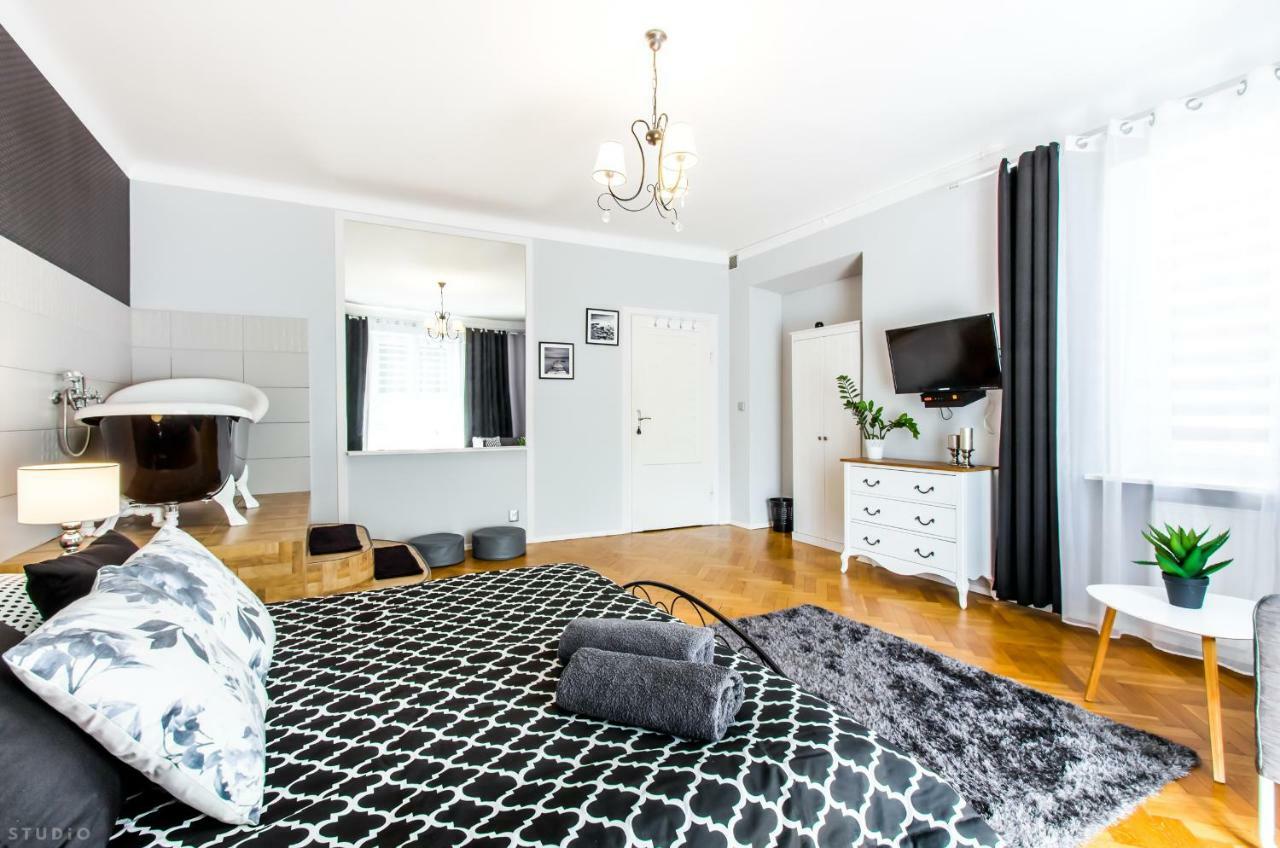 Clicktheflat Apartment Chmielna 7 Warschau Buitenkant foto