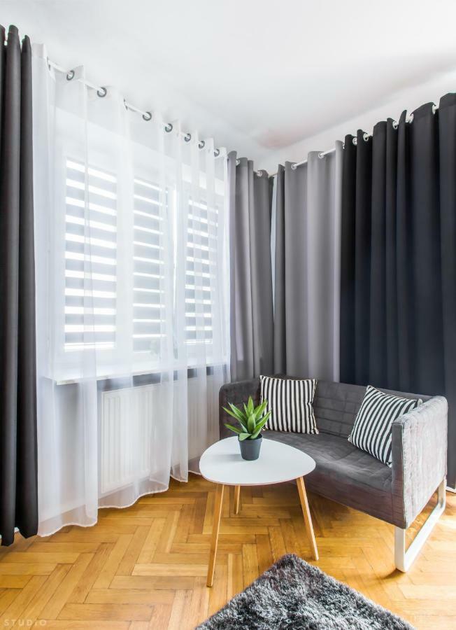 Clicktheflat Apartment Chmielna 7 Warschau Buitenkant foto