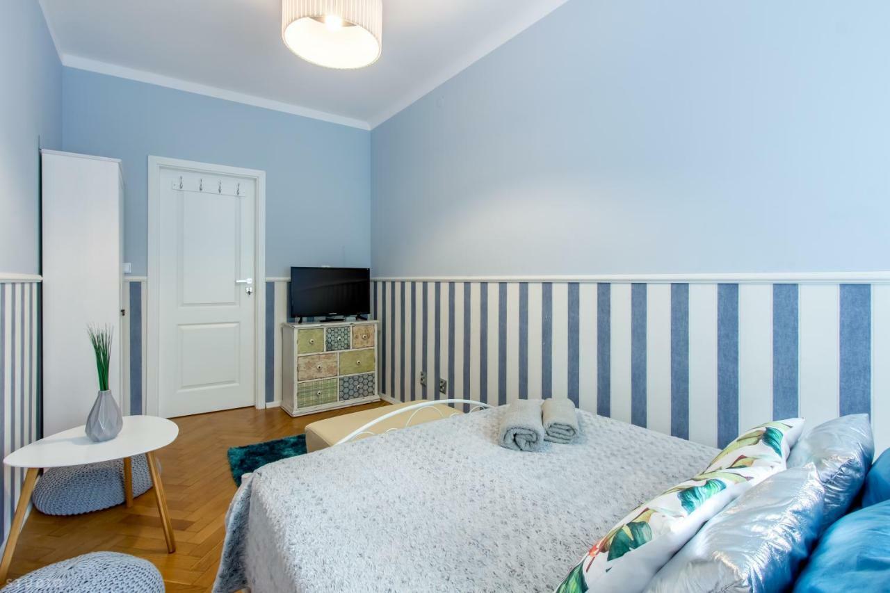 Clicktheflat Apartment Chmielna 7 Warschau Buitenkant foto
